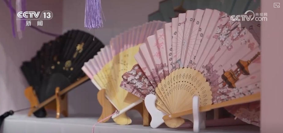 文化消费 “文创+”将“流量”变“留量”AG真人旗舰厅登录因地制宜、因时制宜创新(图3) 文化消费 “文创+”将“流量”变“留量”AG真人旗舰厅登录因地制宜、因时制宜创新(图3)