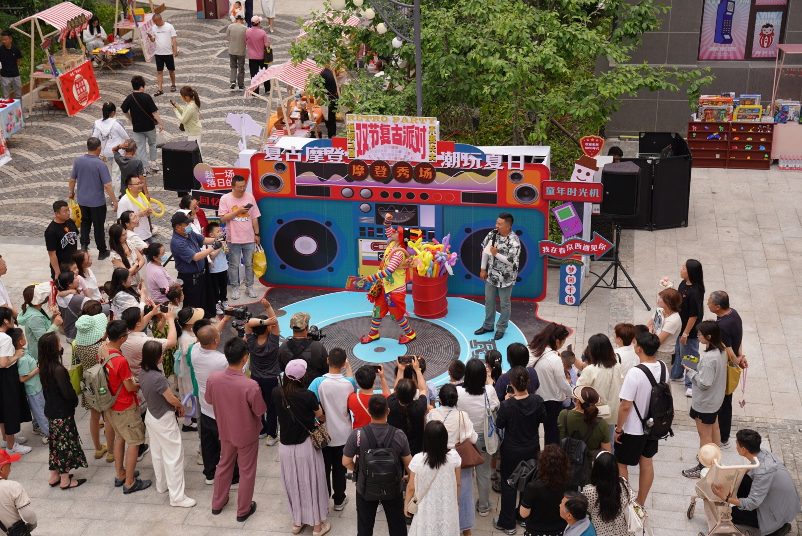 月月有主题 老街潮流新AG真人消费新观察｜(图2)